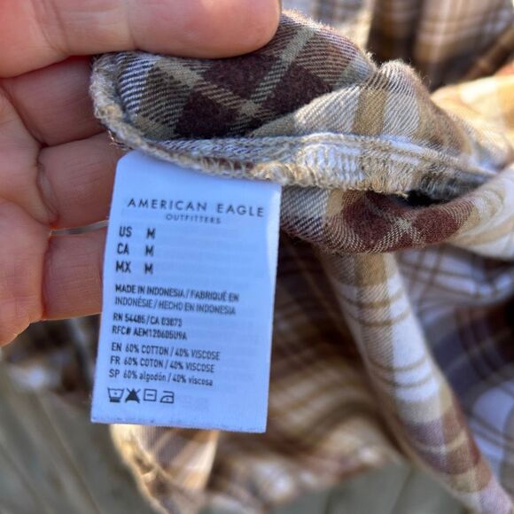 American Eagle plaid button up long sleeve size medium - Picture 6 of 8